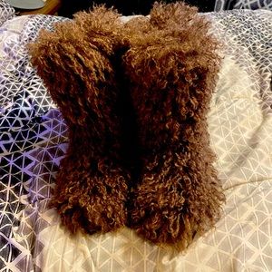 Size 35 furry winter boots never worn